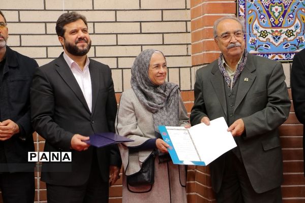 آیین بهره برداری همزمان ۹۵۰ فضای آموزشی و پرورشی در منطقه ۱۸ تهران