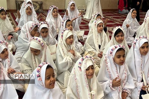 جشن تکلیف  دبستان دخترانه ۹ دی  در دبیرستان دخترانه صبا شهرستان قدس