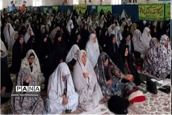 شرکت باشکوه پایگاه های بسیج خواهران حوزه ام ائمه (س) در نماز جمعه ۱۳ بهمن شهرستان شیروان