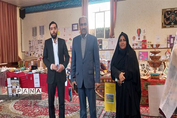 نمایشگاه مدرسه آرمانی هنر آسمانی در دبیرستان صفورا  مشهد