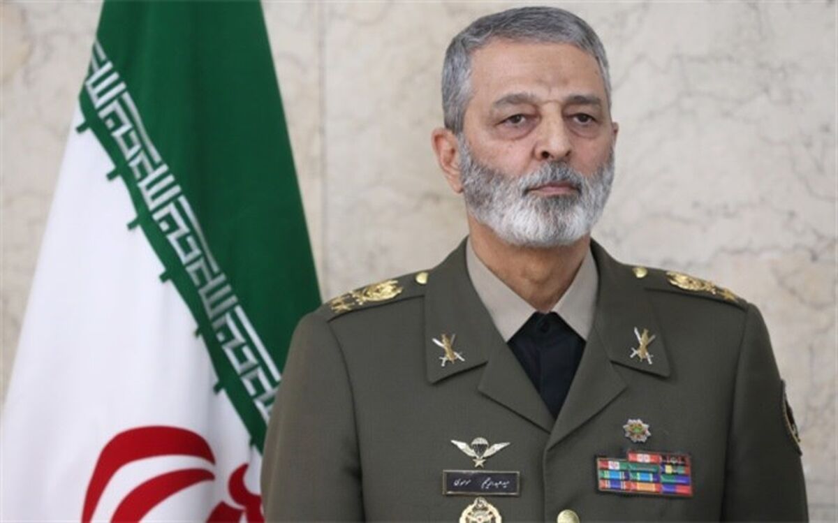 دشمنان از هر طریقی سعی در دلسردکردن مردم دارند