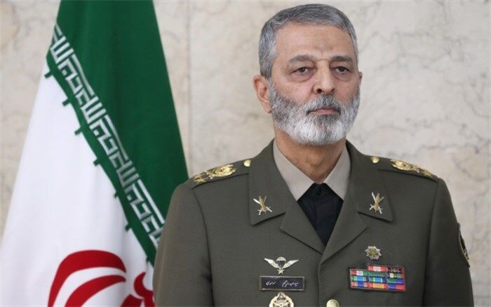 دشمنان از هر طریقی سعی در دلسردکردن مردم دارند