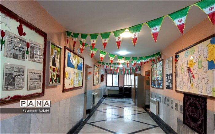 برنامه مدرسه انقلاب در دبیرستان شایستگان ۱ برگزار شد