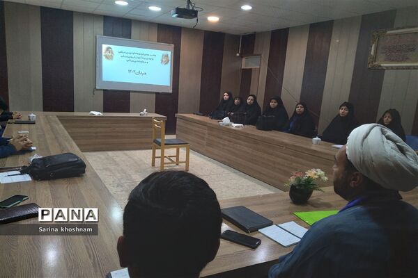 جلسه توجیهی مدیران و معاونین پرورشی متوسطه اول و دوم  با حضور دبیران قرارگاه میدان ۱۴صفر ۲