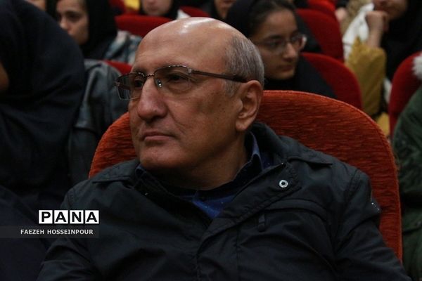 همایش زندگی هدفمند و طراحی آینده برای دانش‌آموزان دختر متوسطه بهارستان‌دو