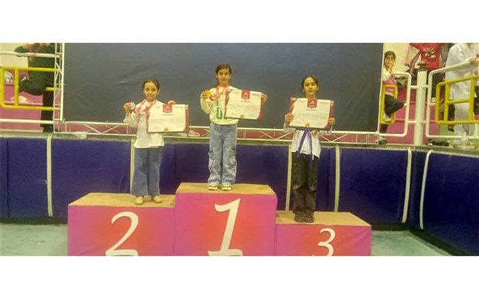 درخشش دانش‌آموزان سربندی در مسابقات کشوری کاراته بانوان