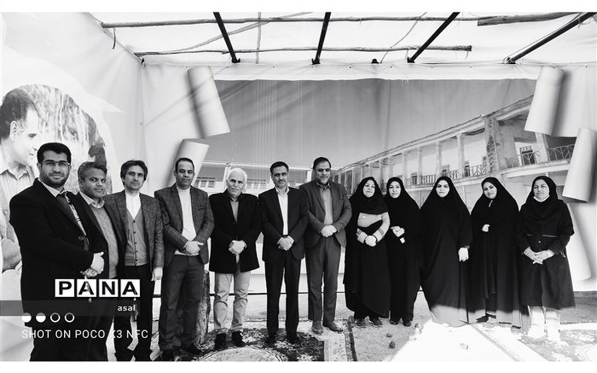 افتتاحیه جشنواره شصت برگ به یاد قصه‌های مجید در دبیرستان شهید حلبیان ناحیه ۴