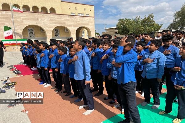 تماشاخانه سیار و ایجاد شور و نشاط در دانش‌آموزان
