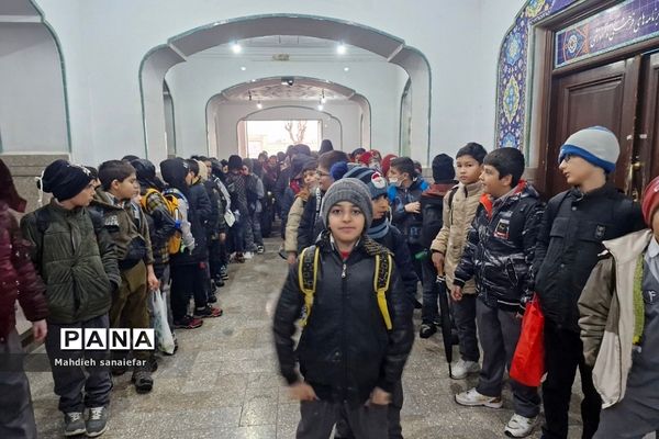 بازدید دانش‌آموزان ناحیه دو شهرری از آسمان‌نما و موزه حرم حضرت عبدالعظیم (ع)