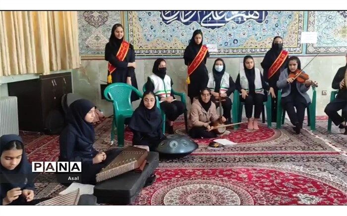 بازدید معاون وزیر آموزش‌وپرورش  از جشنواره فرهنگی و هنری امید فردا دبیرستان خدیجه کبری اصفهان