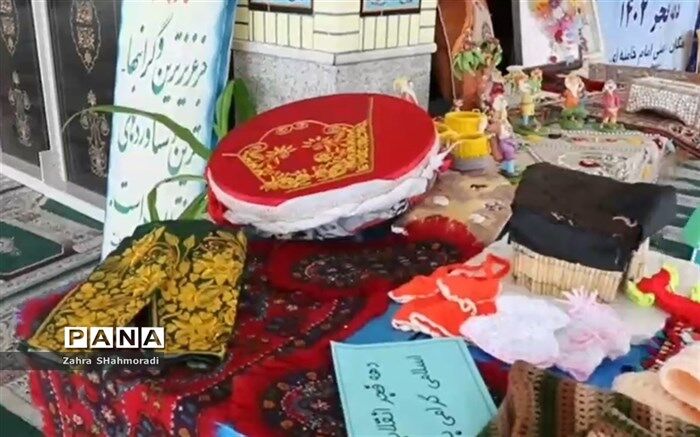 برگزاری نمایشگاه دستاوردهای بانوان فرهنگی شهرستان بافت به مناسبت دهه فجر/فیلم