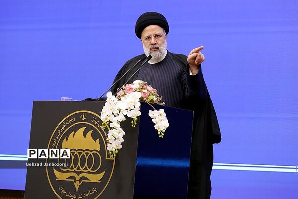 مراسم تجلیل از مدال‌آوران المپیادهای علمی جهانی و احیای باشگاه دانش‌پژوهان جهان