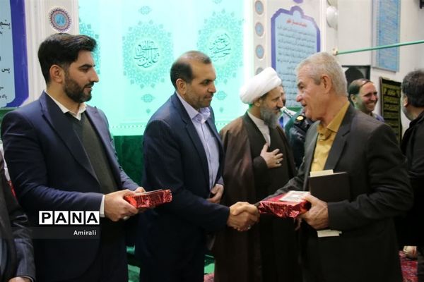 برگزاری میزخدمت به‌مناسبت دهه فجر در قرچک