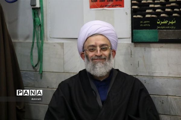 برگزاری میزخدمت به‌مناسبت دهه فجر در قرچک