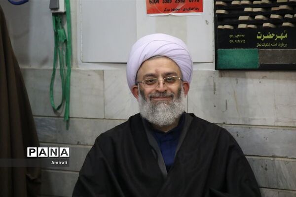 برگزاری میزخدمت به‌مناسبت دهه فجر در قرچک