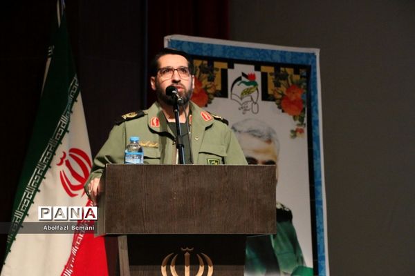 همایش تجلیل از دست‌اندرکاران اردوهای راهیان نور دختران در قم-1