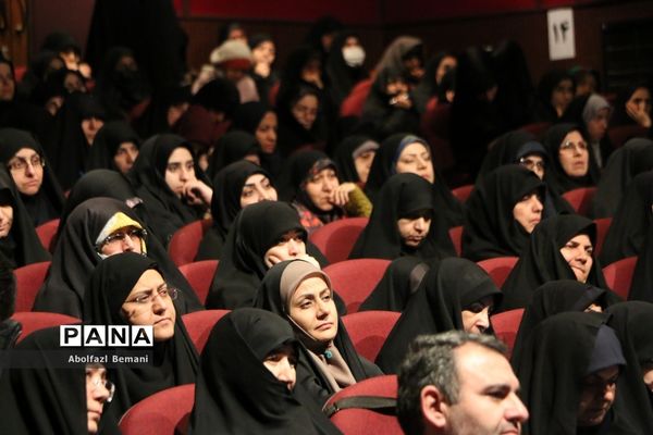 همایش تجلیل از دست‌اندرکاران اردوهای راهیان نور دختران در قم-1
