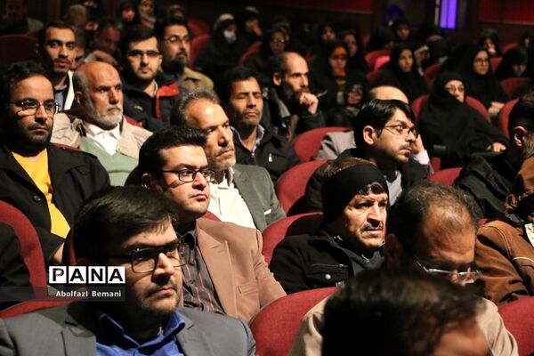 همایش تجلیل از دست‌اندرکاران اردوهای راهیان نور دختران در قم-1
