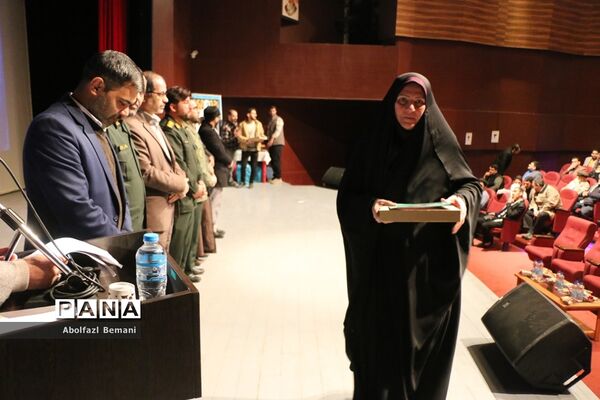 همایش تجلیل از دست‌اندرکاران اردوهای راهیان نور دختران در قم-2