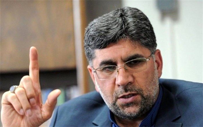 بعد از انقلاب به جنگ با بی‌سوادی رفتیم