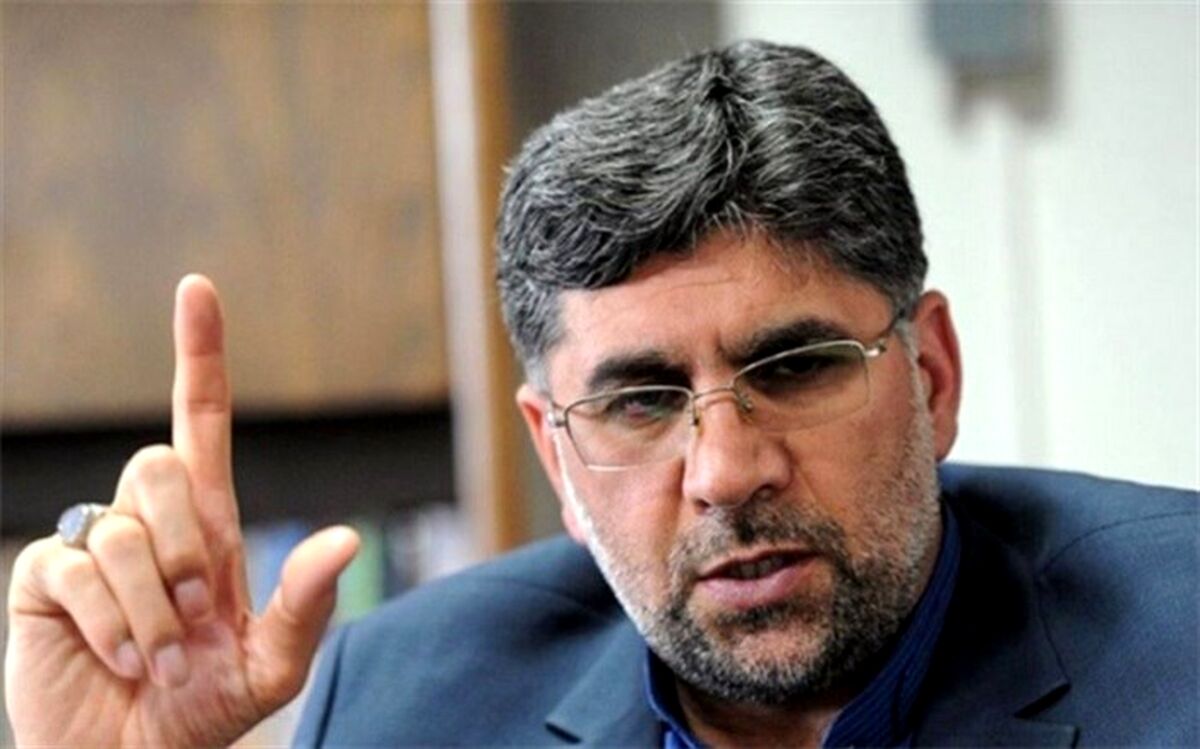 بعد از انقلاب به جنگ با بی‌سوادی رفتیم