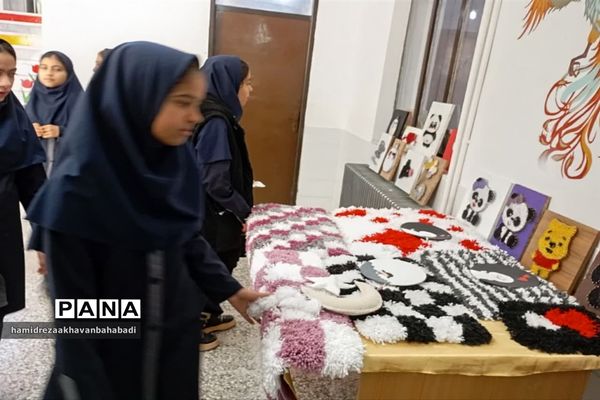 نمایشگاه آثار هنری دانش‌آموزان دبیرستان دخترانه توسلی بهاباد گشایش یافت
