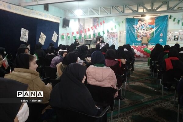 برگزاری مانور یاوران انقلاب در دبیرستان حجاب ناحیه یک شهرری