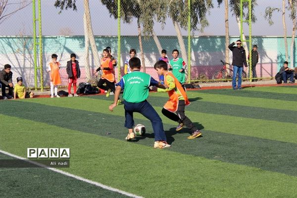 برگزاری مسابقات فوتبال ابتدایی در مدرسه الجواد شهر جوادآباد