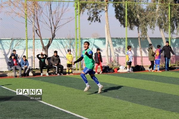 برگزاری مسابقات فوتبال ابتدایی در مدرسه الجواد شهر جوادآباد
