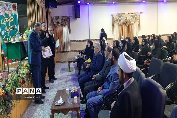 نشست صمیمی مدیرکل آموزش و پرورش مازندران با مدیران مدارس شهرستان عباس‌آباد