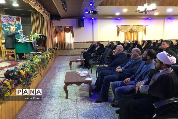 نشست صمیمی مدیرکل آموزش و پرورش مازندران با مدیران مدارس شهرستان عباس‌آباد