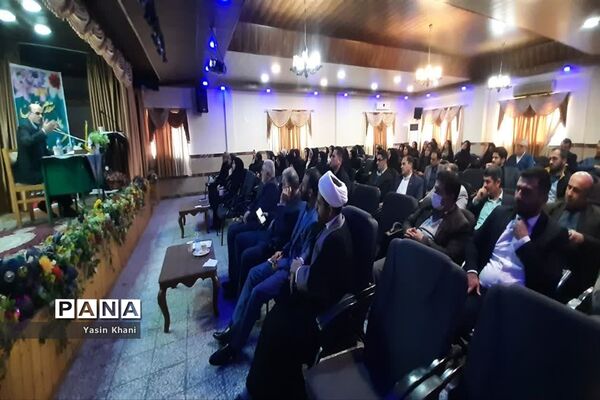 نشست صمیمی مدیرکل آموزش و پرورش مازندران با مدیران مدارس شهرستان عباس‌آباد