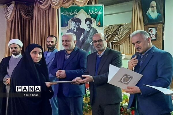 نشست صمیمی مدیرکل آموزش و پرورش مازندران با مدیران مدارس شهرستان عباس‌آباد