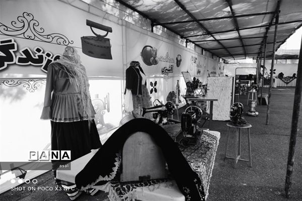 افتتاحیه جشنواره شصت برگ به یاد قصه‌های مجید در دبیرستان شهید حلبیان ناحیه ۴