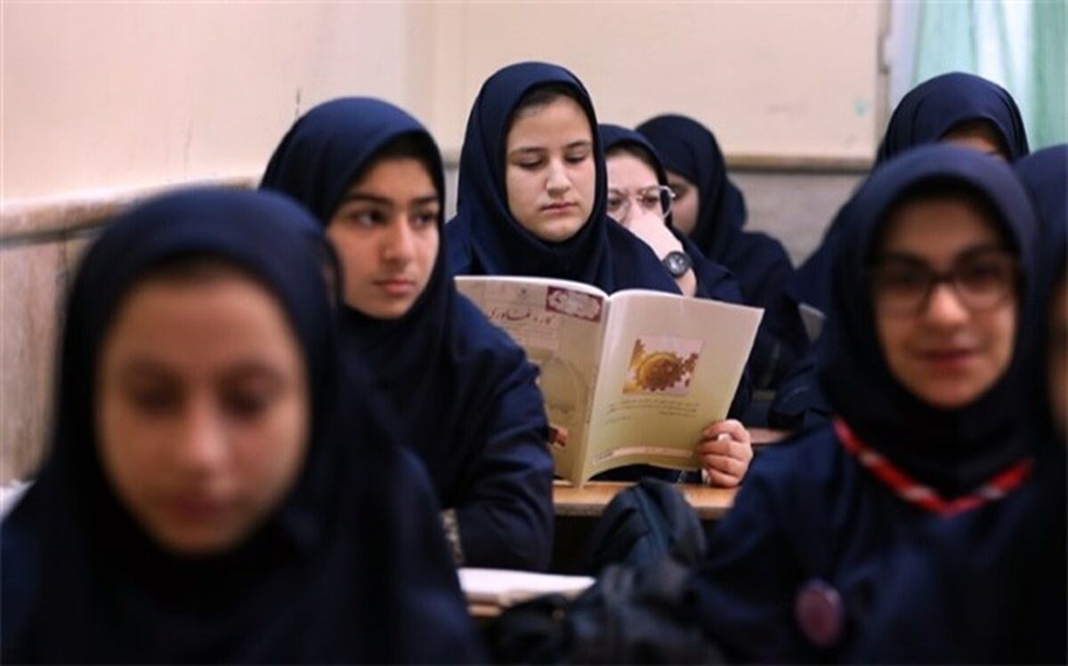 مدارس ما باید در همه ساحت‌ها سرآمد باشند