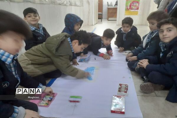 نقاشی همگانی در دبستان احمد معینی منطقه ۱۳