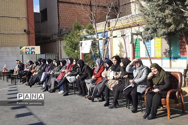 کارناوال شادی مدرسه نشاط به‌مناسبت دهه فجر و هفته فرهنگ و هنر در بهارستان‌2