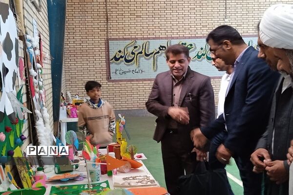نمایشگاه دست سازه های دانش‌آموزی در جزیره هرمز