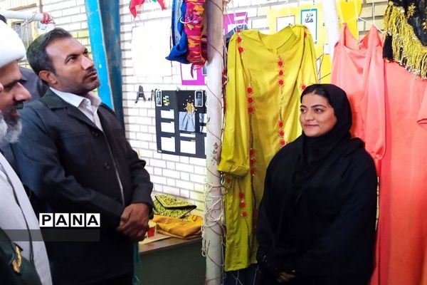 نمایشگاه دست سازه های دانش‌آموزی در جزیره هرمز