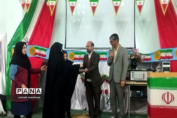 حضور مدیر سازمان دانش‌آموزی استان اصفهان در برنامه رادیو‌ کاشان وبازدید از مدارس کاشان در دهه فجر