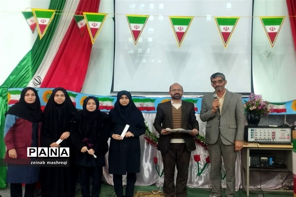 حضور مدیر سازمان دانش‌آموزی استان اصفهان در برنامه رادیو‌ کاشان وبازدید از مدارس کاشان در دهه فجر