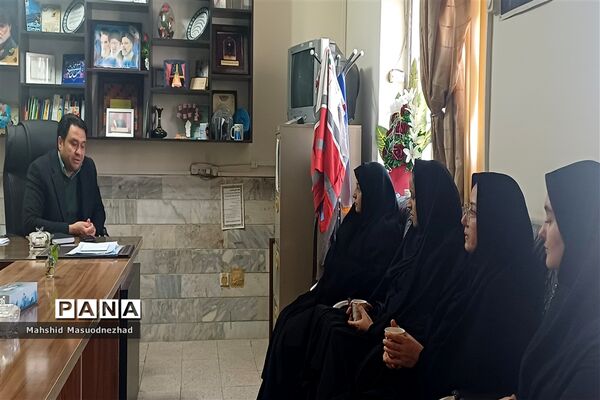 همفکری و نشست صمیمانه در میدان 14 صفر 2 تربت حیدریه