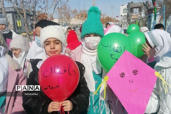 جشنواره ساخت آدم‌برفی و پرواز بادبادک‌ها در شهرستان فیروزکوه