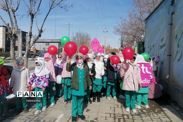 جشنواره ساخت آدم‌برفی و پرواز بادبادک‌ها در شهرستان فیروزکوه