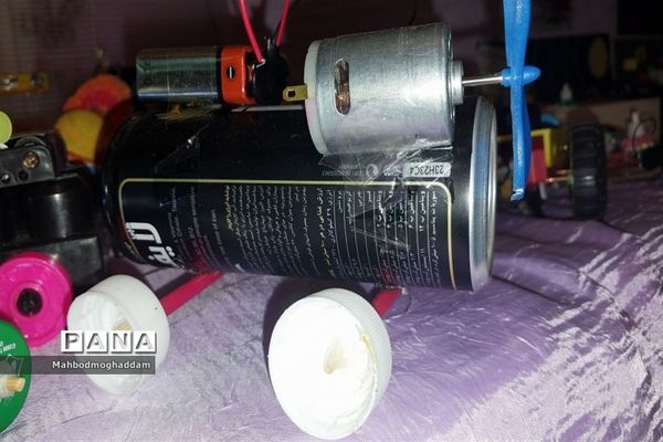 نمایشگاه  علمی دانش‌آموزان دبستان شیخ مرتضی انصاری منطقه ۱۳