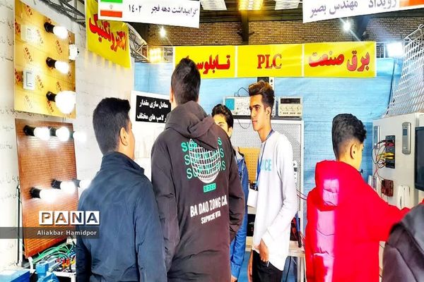 نمایشگاه ایده‌های خلاقانه دانش‌آموزی به‌مناسبت دهه فجر