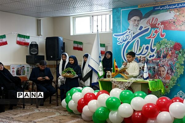 برگزاری مانور یاوران انقلاب در دبیرستان دخترانه متوسطه اول شهید محمدرضا خشکباری شهرستان قدس