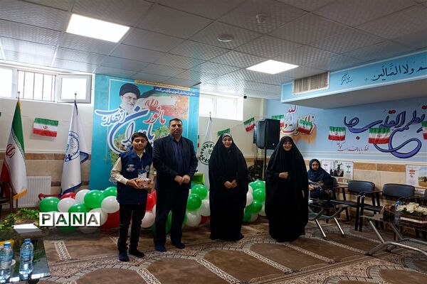 برگزاری مانور یاوران انقلاب در دبیرستان دخترانه متوسطه اول شهید محمدرضا خشکباری شهرستان قدس