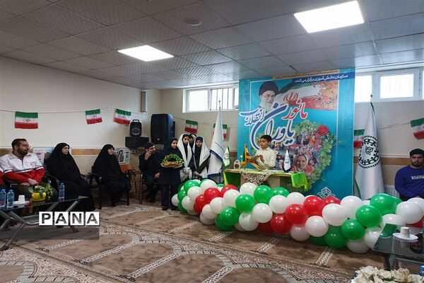 برگزاری مانور یاوران انقلاب در دبیرستان دخترانه متوسطه اول شهید محمدرضا خشکباری شهرستان قدس