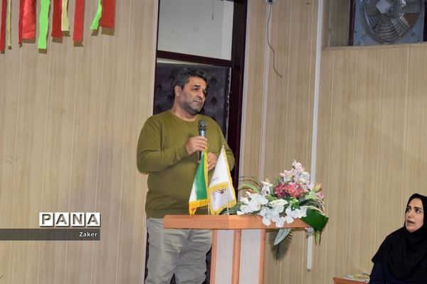 برگزاری یادواره شهدا در دبیرستان دخترانه فرهنگ ۱۳